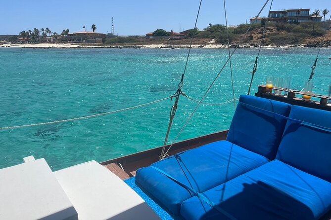 Adults Only Catalina Bay Small Group Snorkel & Sunset Sail - Catalina Bay Snorkeling: Boca Catalina’s Clear Water and Sea Life Chances
