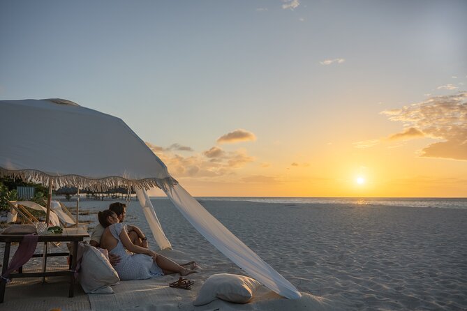 Aruba Eagle Beach Romantic Sunset Picnic in a Luxury Cabana - Eagle Beach sunset, but private and properly set up