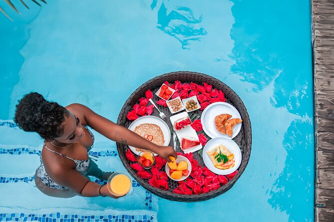 Aruba Floating Breakfast FREE Drone Videos, Champagne & Mimosas - Who This Fits Best (and Who Might Feel It’s Too Much)