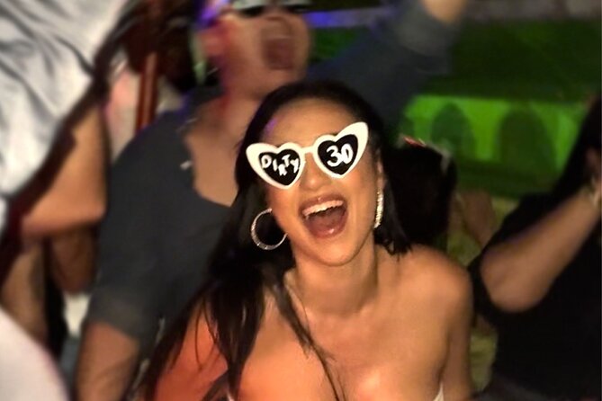 Aruba Nightlife Party Bus with Unlimited Drinks & DJ on Road Jam - Stop 1 in Noord: karaoke bar energy and a full hour to warm up