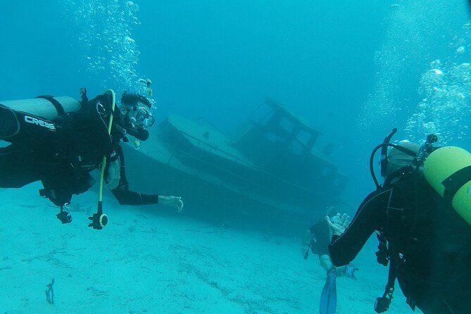 Aruba PADI Scuba Diving Program Non Certified Divers - Instructor attention: small-group coaching that actually feels personal