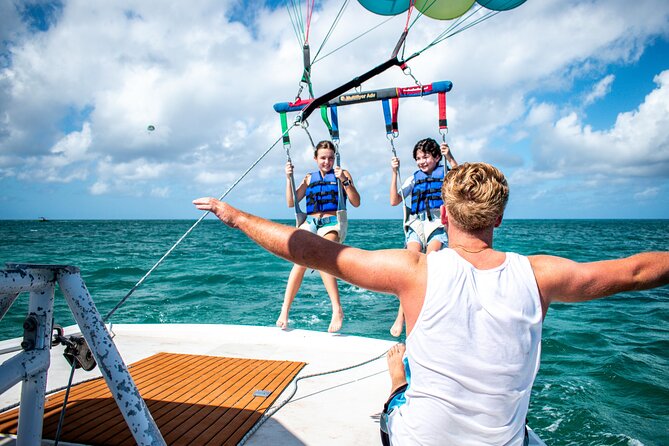 Aruba Parasailing Experience from Noord - The 12-Minute Parasail: Solo, Tandem, and the Wind Factor