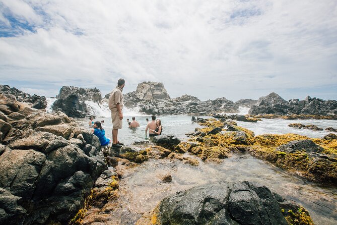 Aruba Signature Jeep Tour: Natural Pool and Baby Beach - Fontein Cave: old drawings and a strange little water moment