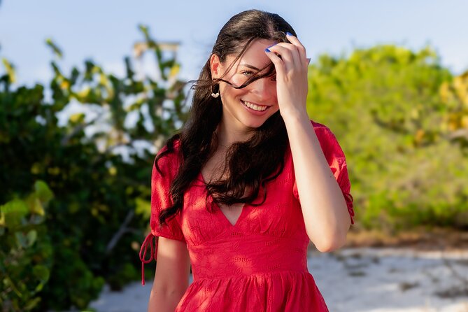Aruba Sunrise/Sunset Photoshoot Experience - How the session flows: walk, pose coaching, and previews that save your time