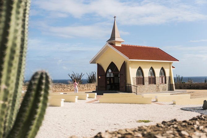 Highlights of Aruba Island Tour - 9am Pickup and the Air-Conditioned Minivan Advantage