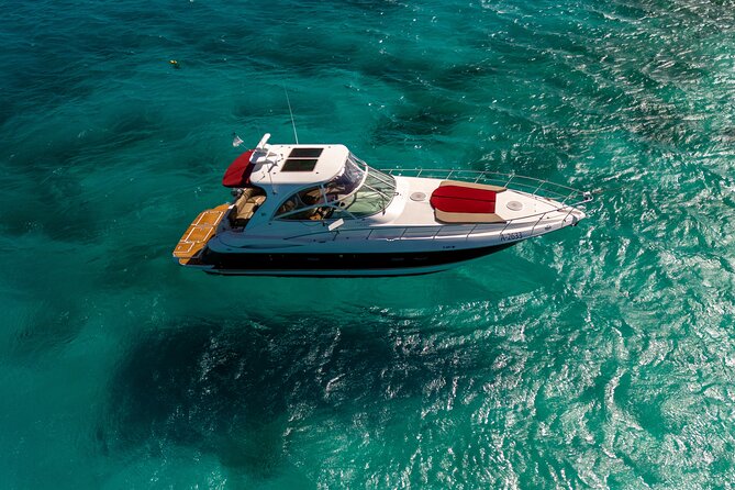 Luxury Private Yacht Charter Aruba - Eden Luca Yachts - Drinks included, and service that stays relaxed