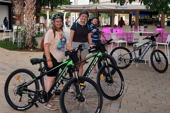 Oranjestad Culture Heritage and Coastal Electric Bike Experience - Druif Beach and Paardenbaai: quick coastal views with local details