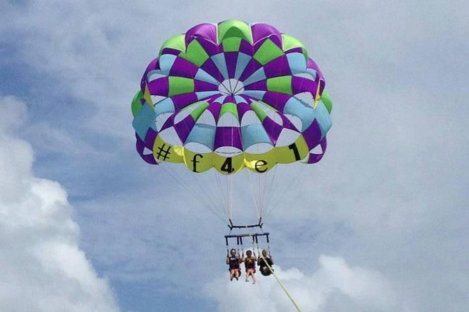 Parasailing in Palm Beach - What makes parasailing in Palm Beach feel worth it