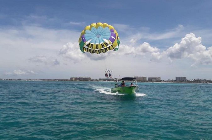 Parasailing in Palm Beach - Safety first: how the 700-foot rope ride works