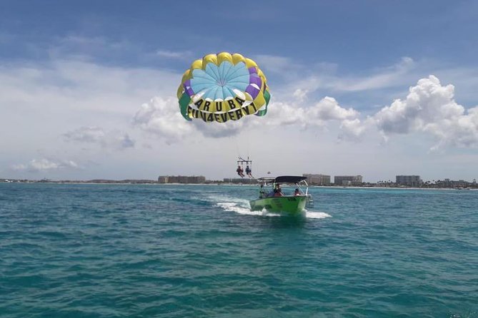 Parasailing in Palm Beach - Optional water dip: turning your ride into a splash photo