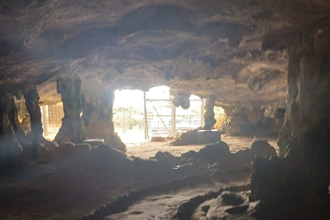 Private 4x4 Natural Pool, Caves & Baby Beach by Cross Aruba Tours - Stop 1: Arikok National Park visitors center (15 minutes, admission included)