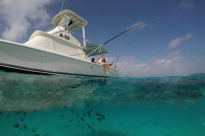 Private Afternoon Fishing Charter in Aruba - The crew dynamic: how Rudolph and the captain shape your day