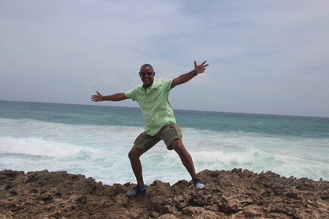 Private German Speaking Jeep Tours - Ayo Rock Formations: walking through the Giganite rocks and finding petroglyphs