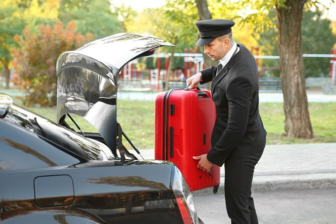 Private One-Way Transfer Reina Beatrix Airport to Aruba - Price and logistics: is $83.50 per person good value?