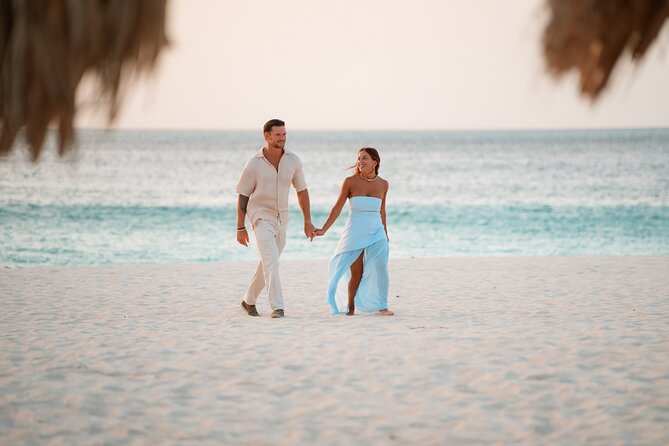 Private Vacation Photoshoot with Photographer in Aruba - Sunsets, beach brightness, and getting the best light